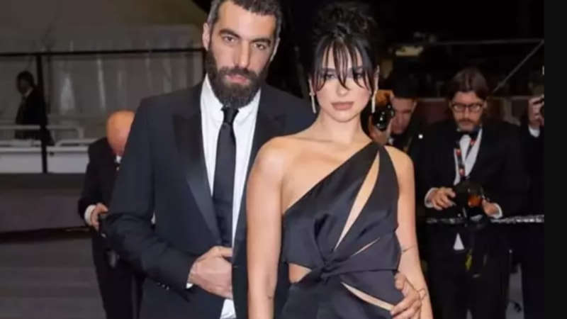 Dua Lipa'nın sevgilisi aileye girdi