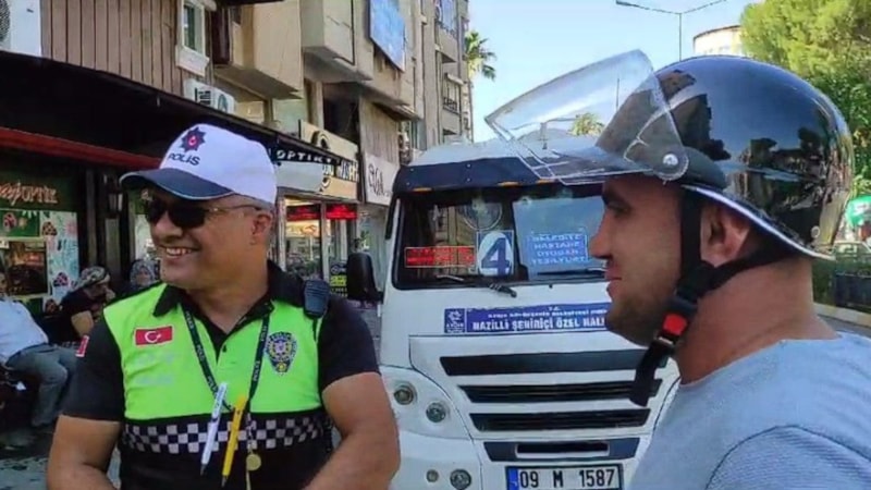 Aydın'da 15 dakika önce aldığı kask sayesinde ceza yemekten kurtuldu