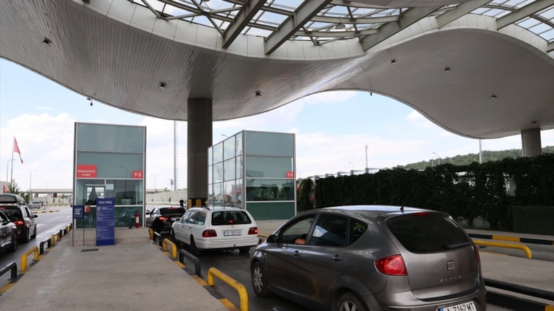 Edirne'de gurbetçilerin dönüş yolculuğu: Peronlardan beklemeden geçtik