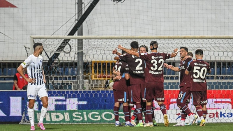 Trabzonspor konuk olduğu Kasımpaşa'yı farklı yendi