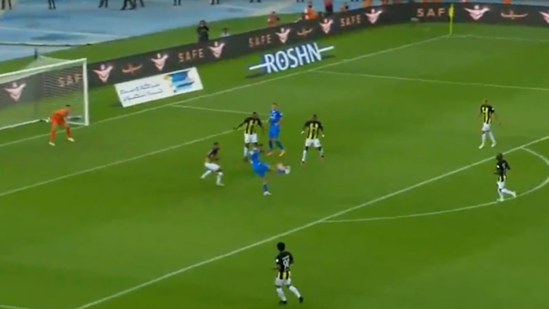 Mitrovic'ten muhteşem gol: Al Hilal liderliğe yükseldi