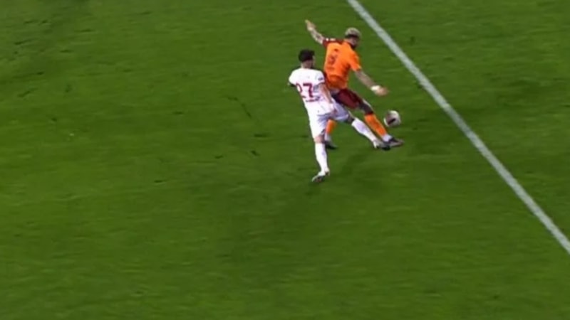 Tartışma konusu olan Mauro Icardi'nin penaltı pozisyonunu eski hakemler yorumladı