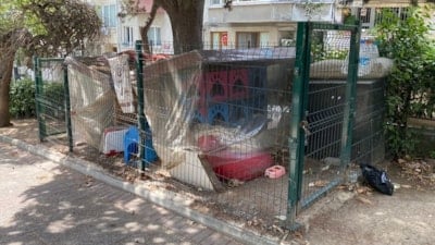 Beşiktaş Abbasağa Parkı kaderine terk edildi: 'Belediye temizlik işiyle ilgilenmiyor'