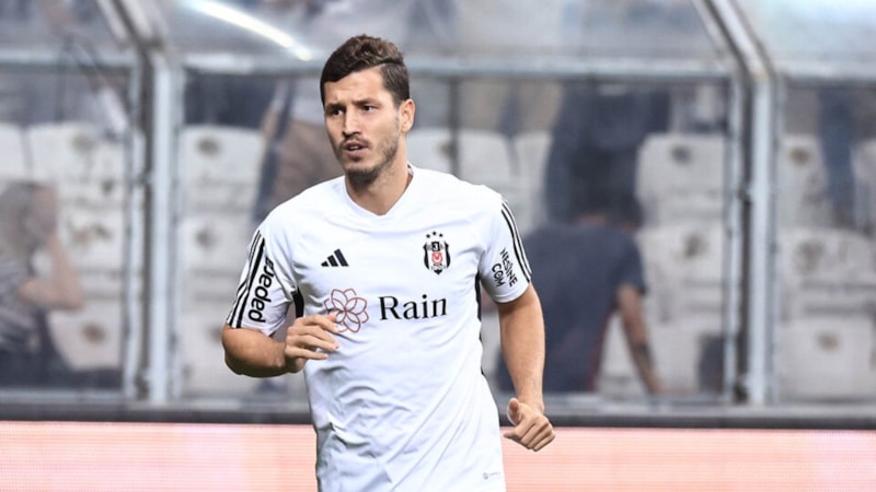 Beşiktaş'ta Salih Uçan, Sivasspor maçının kadrosunda yer almadı