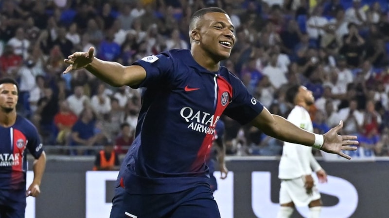 PSG, Lyon'u farklı geçti