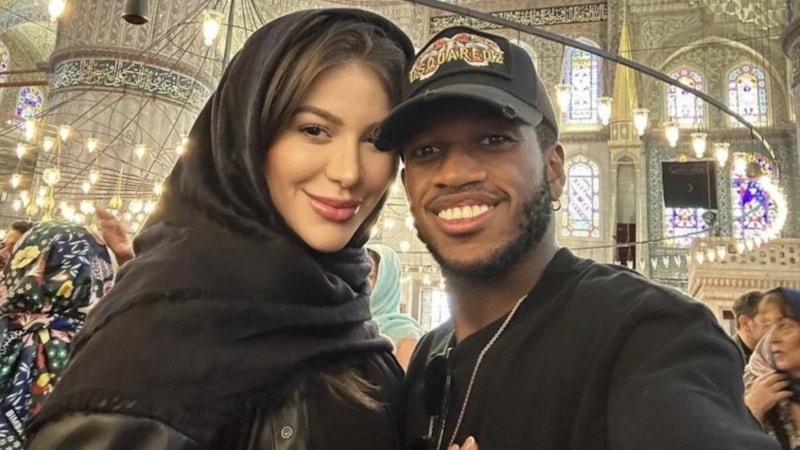 Fenerbahçeli Fred, eşiyle birlikte Ayasofya’yı gezdi