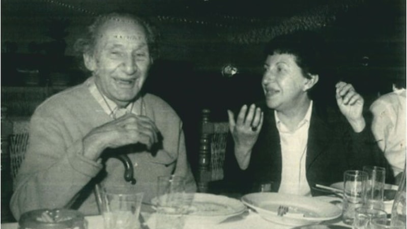 Türk edebiyatına yaptığı eşsiz hizmetlerle bilinen, çeviri ustası bir yazar: Ezra Erhat