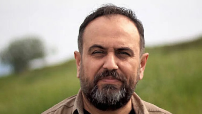 Yazar Uğur Demircan'dan gerçeklikten kopmayan öyküler: Örtü