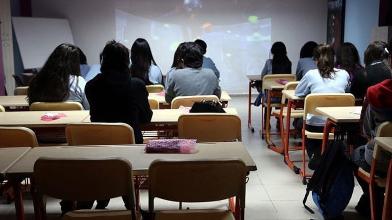 Lisede sınıf tekrarı geri geldi! 6 ders kuralı uygulanacak