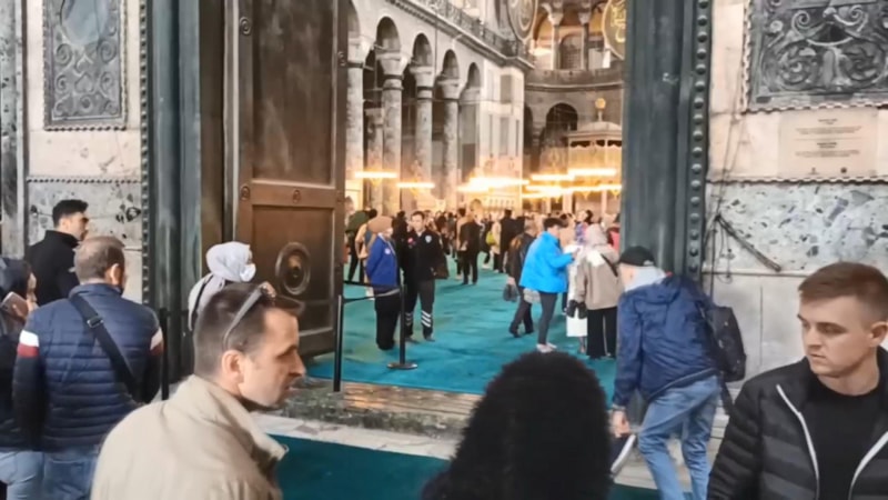 Ayasofya'da restorasyon başladı! Ziyaretler devam edecek