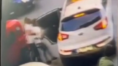 İstanbul'da gündüz vakti caddede yürüyen kadını kaçırdı