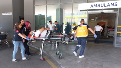 Kocaeli'de su oluğu takan 2 işçi çalıştıkları binadan düştü