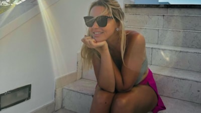 Hadise'den yeni bikinili pozlar