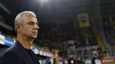 Fenerbahçe'ye hayırlı olsun! Eski Galatasaraylı yıldız geliyor! İsmail Kartal kancayı takmıştı...