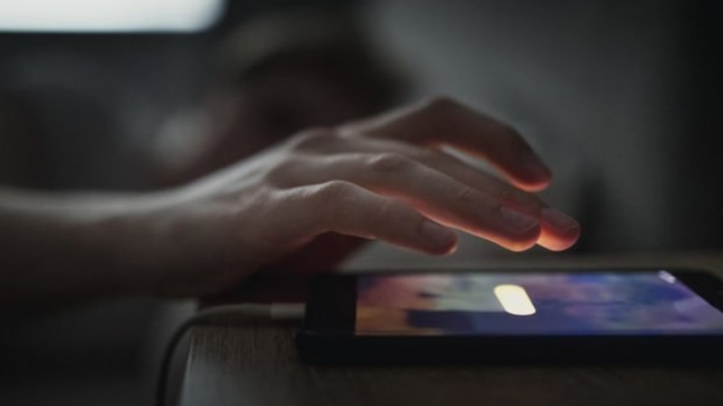 Tereddüt meselesi: Telefon sessizdeyken alarm çalar mı? iPhone ve Samsung alarm ayarı