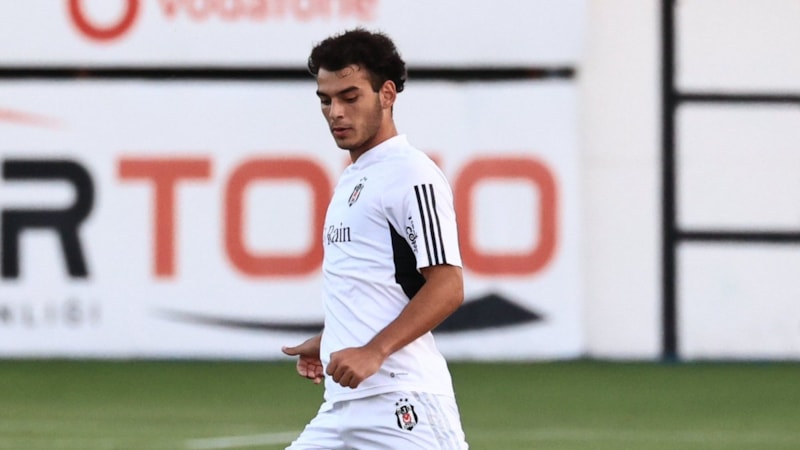 Aytuğ Batur Komeç, Beşiktaş için Sırbistan'dan vazgeçti