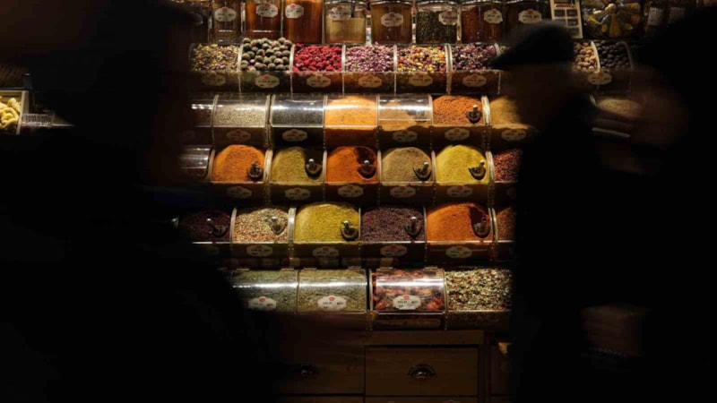 Grip mevsimi başladı! Aktarlarda en çok zencefil, tarçın ve ıhlamur satılıyor