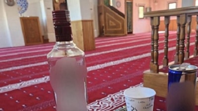 İstanbul'da camide alkol içtiği görüntüleri paylaşan kişi yakalandı
