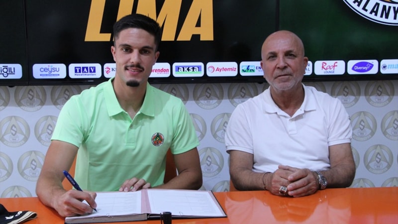 Alanyaspor, 3 futbolcuyla sözleşme imzaladı