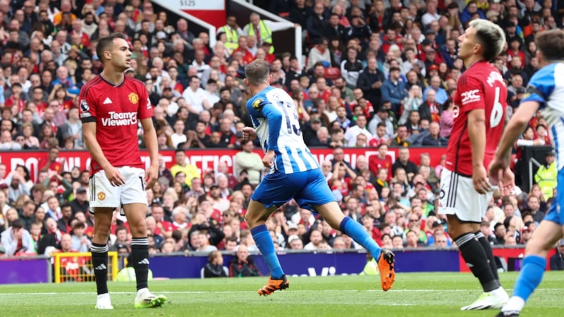 Manchester United, evinde Brighton'a kaybetti