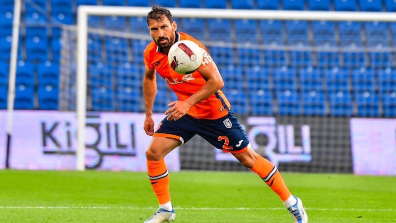 Başakşehir, Şener Özbayraklı ile yolları ayırdı