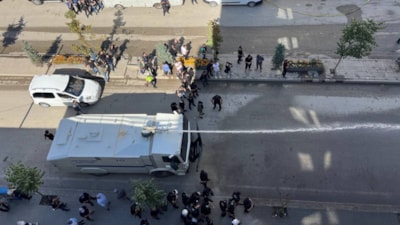 Hakkari'de izinsiz yürüyüşe polis müdahalesi: 2 gözaltı