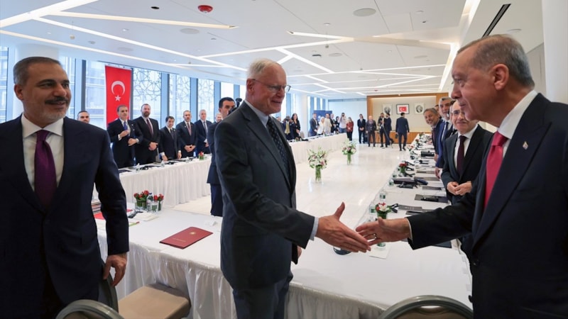 Cumhurbaşkanı Erdoğan düşünce kuruluşu temsilcileriyle bir araya geldi