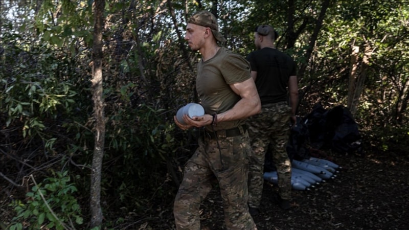 İngiltere, Ukrayna'ya on binlerce top mermisi verecek