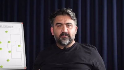 Fenerbahçe taraftarları Ümit Özat ve Serhat Akın'a ateş püskürdü