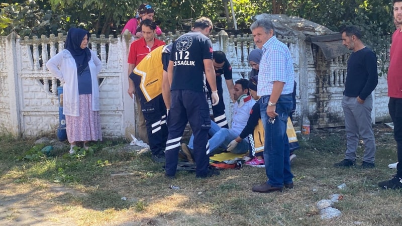 Düzce'de sürücü adayının aracına arkadan gelen kamyon çarptı