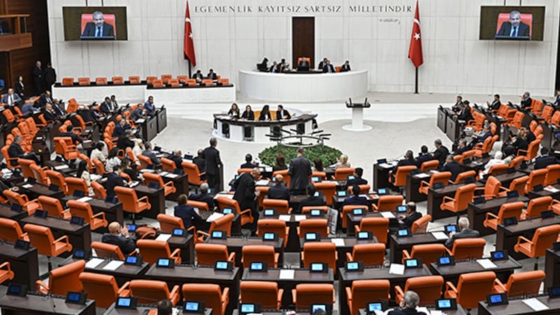 TBMM'ye şaşırtan başvurular: Fenerbahçe'nin saha dizilişi değiştirilsin