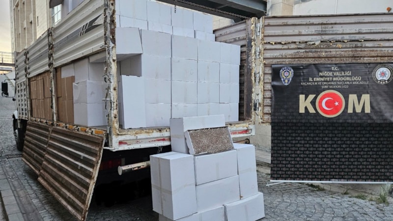 Niğde'de kaçakçılık operasyonu! 12 milyon 800 bin adet dolu makaron yakalandı