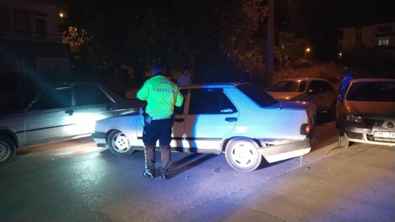Çorum'da polisten kaçan alkollü sürücü kaza yapınca yakalandı