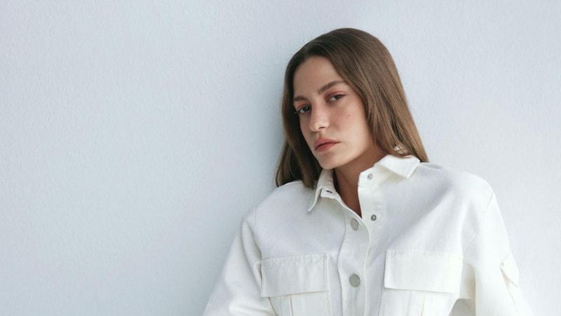 Serenay Sarıkaya'nın bronzluğu gündem oldu