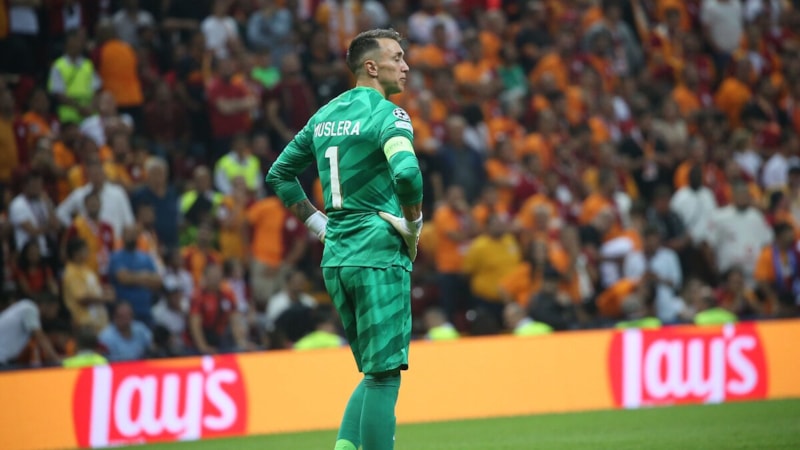 Okan Buruk'tan Muslera'ya moral: Sen de insansın
