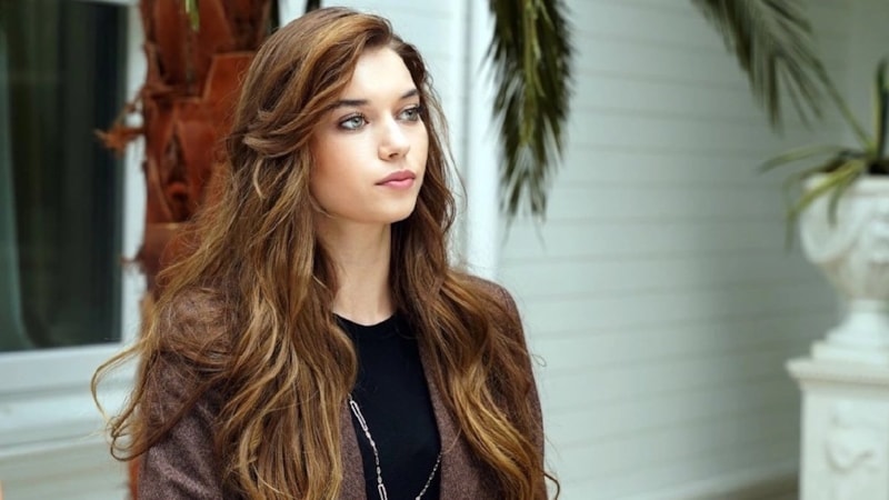 Doğal güzel olarak tanımıştık! Afra Saraçoğlu’nun estetiksiz hali şoke etti 