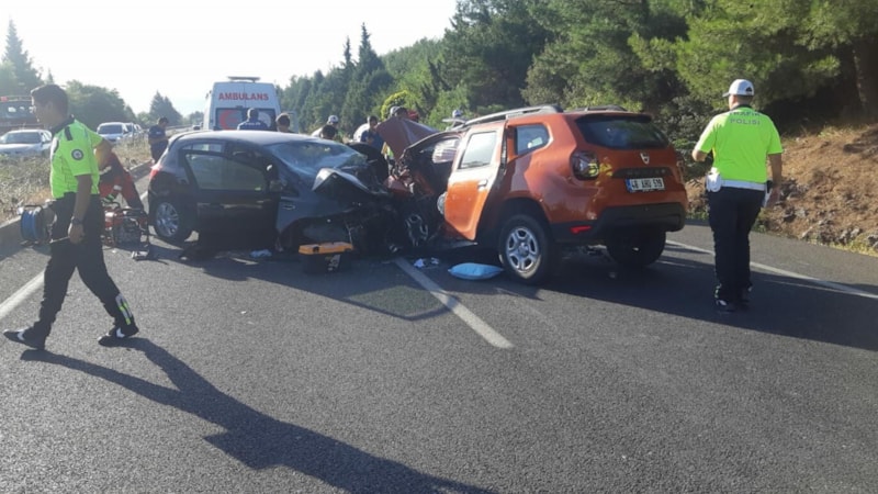 Muğla'da otomobil ile cip birbirine girdi: 2 kişi öldü