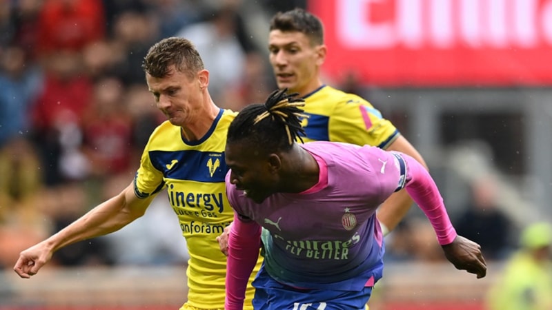 Milan sahasında Hellas Verona'yı yendi