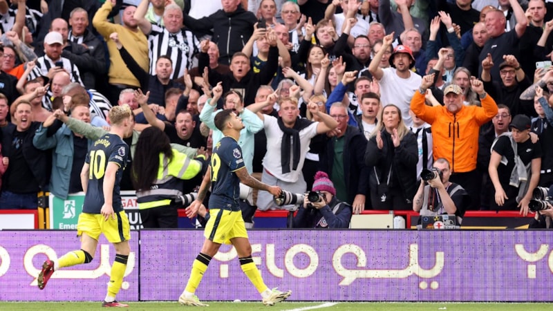 Newcastle United, Sheffield United'a tarihi fark attı!