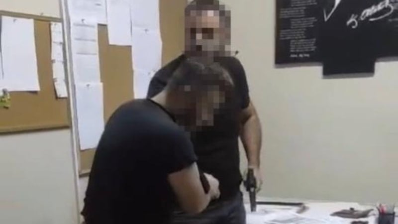 Kocaeli'de bir öğretmen sattığı aracın devrini 2 yıldır yapmadığı şahsı yaraladı