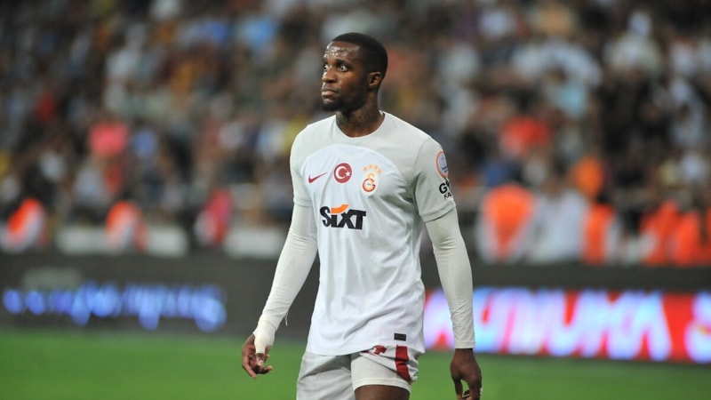 Okan Buruk'tan Wilfried Zaha kararı