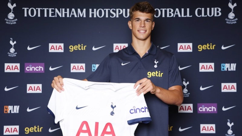 Tottenham, 16 yaşındaki Luka Vuskovic'i transfer etti