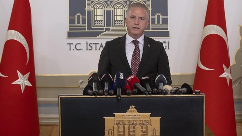 İstanbul'u sel vurdu! Vali Davut Gül'den uyarı geldi: Riskli yerleri boşaltalım...