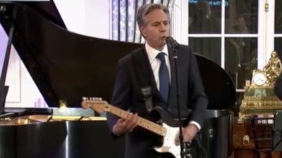 ABD Dışişleri Bakanı Antony Blinken gitar çaldı