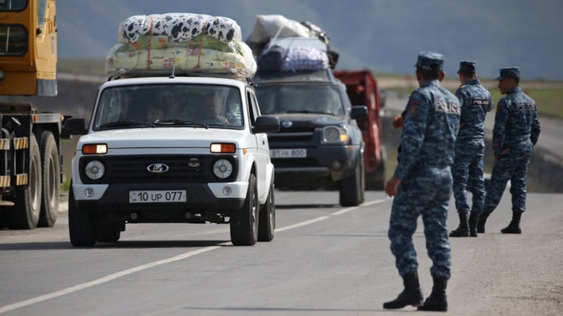Alman siyasetçi Roth: Ermeniler kaçarken, Avrupa Birliği sadece izliyor