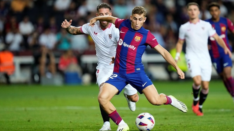 Sergio Ramos kendi kalesine attı: Barcelona, Sevilla'yı devirdi