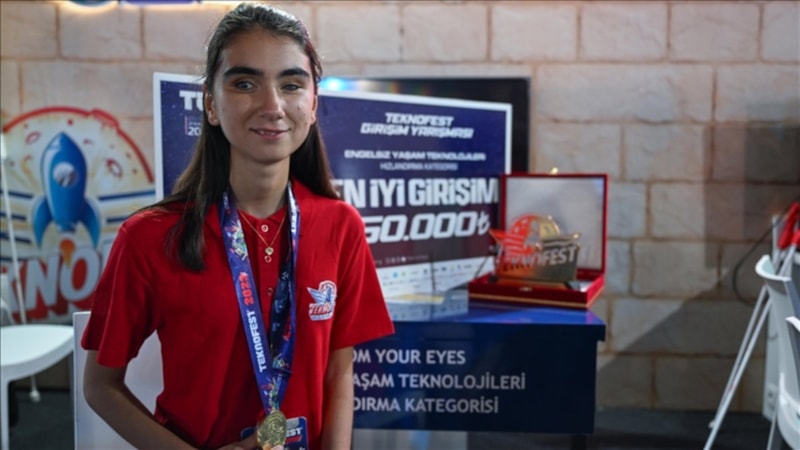 Görme engelli Zülal, engelliler için geliştirdiği proje ile TEKNOFEST'te birinci oldu