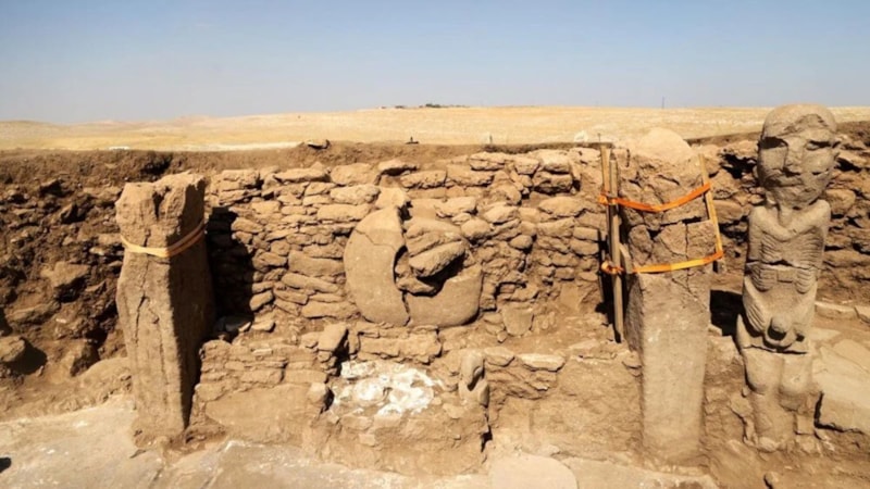 Göbeklitepe'de insan ve hayvan heykeli bulundu