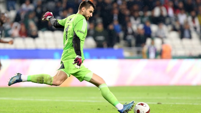 Ersin Destanoğlu: Yenilgilerle dağılacak takım değiliz