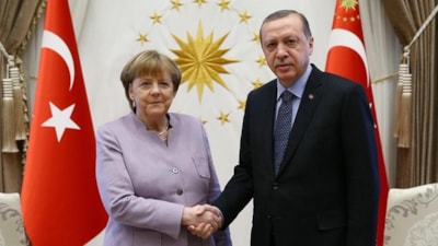 Merkel, Erdoğan ile Almanya'daki Türklere ilişkin diyaloğunu anlattı